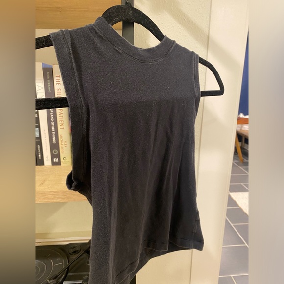 Skims mock neck tank, size medium in black - Picture 3 of 4